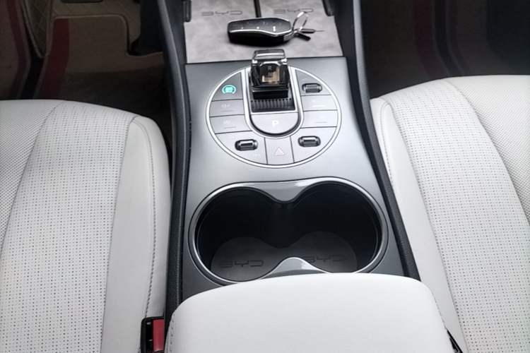Used BYD Seal 05 DM-i 2025 DM-i Smart Drive 55KM Luxury Model Gear Lever