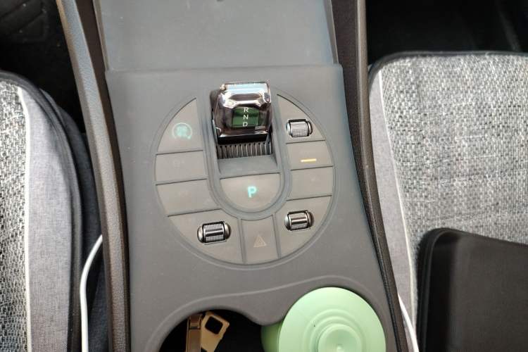 Used BYD Seal 05 DM-i 2025 DM-i Smart Drive 55KM Luxury Model Gear Lever