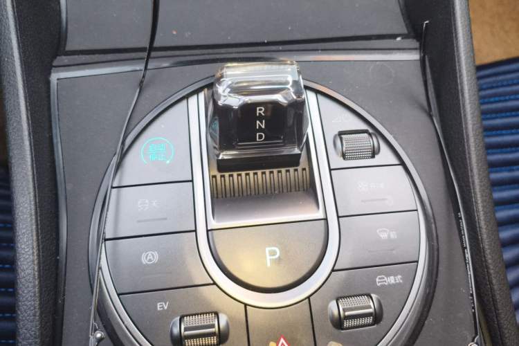 Used BYD Seal 05 DM-i 2025 DM-i Smart Drive 55KM Luxury Model Gear Lever