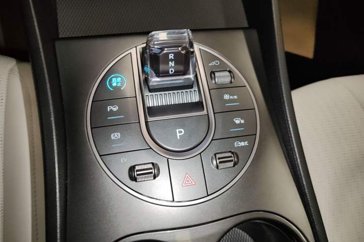 Used BYD Seal 05 DM-i 2025 DM-i Intelligent Drive 120KM Flagship Model Gear Lever