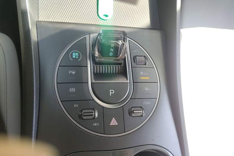 Used BYD Seal 05 DM-i 2025 DM-i Intelligent Drive 120KM Flagship Model Gear Lever