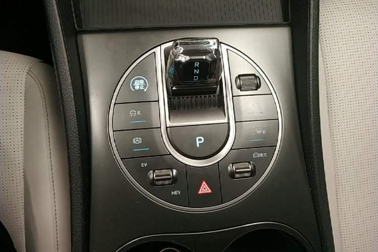 Used BYD Seal 05 DM-i 2025 DM-i Smart Drive 55KM Luxury Model Gear Lever