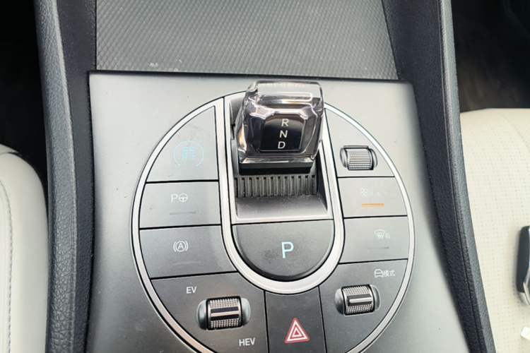 Used BYD Seal 05 DM-i 2025 DM-i Intelligent Drive 120KM Flagship Model Gear Lever