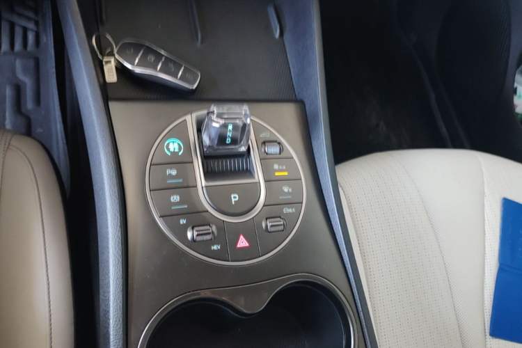 Used BYD Seal 05 DM-i 2025 DM-i Intelligent Drive 120KM Flagship Model Gear Lever