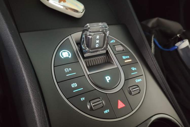 Used BYD Seal 05 DM-i 2025 DM-i Smart Drive 55KM Luxury Model Gear Lever