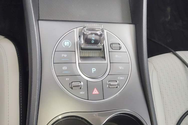Used BYD Seal 05 DM-i 2025 DM-i Intelligent Drive 120KM Flagship Model Gear Lever