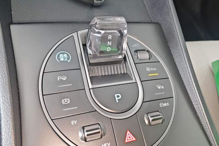 Used BYD Seal 05 DM-i 2025 DM-i Intelligent Drive 120KM Flagship Model Gear Lever