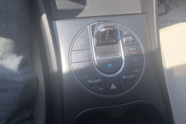 Used BYD Seal 05 DM-i 2025 DM-i Smart Drive 55KM Luxury Model Gear Lever