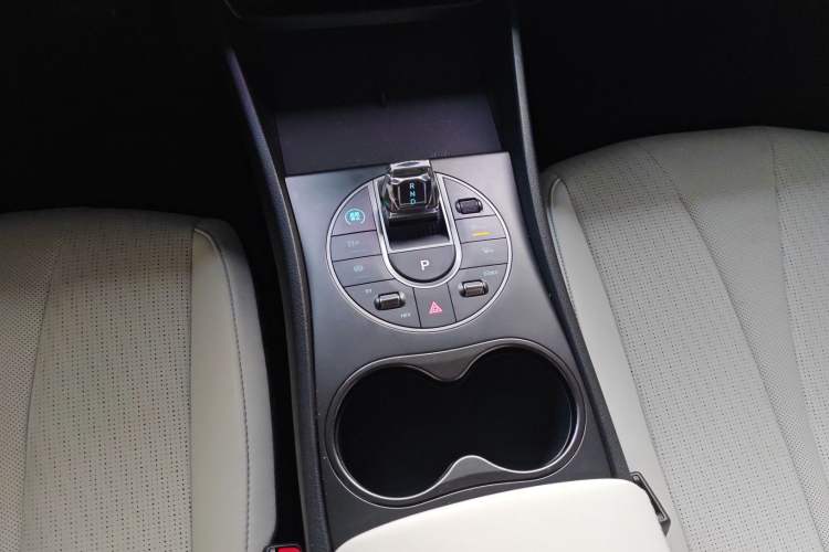 Used BYD Seal 05 DM-i 2025 DM-i Smart Drive 55KM Luxury Model Gear Lever
