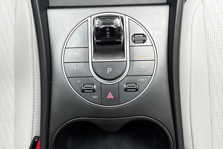 Used BYD Seal 05 DM-i 2025 DM-i Intelligent Drive 120KM Flagship Model Gear Lever