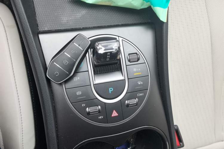 Used BYD Seal 05 DM-i 2025 DM-i Smart Drive 55KM Luxury Model Gear Lever