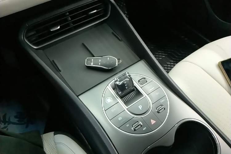 Used BYD Seal 05 DM-i 2025 DM-i Smart Drive 55KM Luxury Model Gear Lever