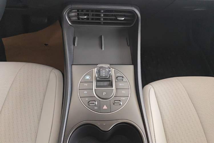 Used BYD Seal 05 DM-i 2025 DM-i Intelligent Drive 120KM Flagship Model Gear Lever