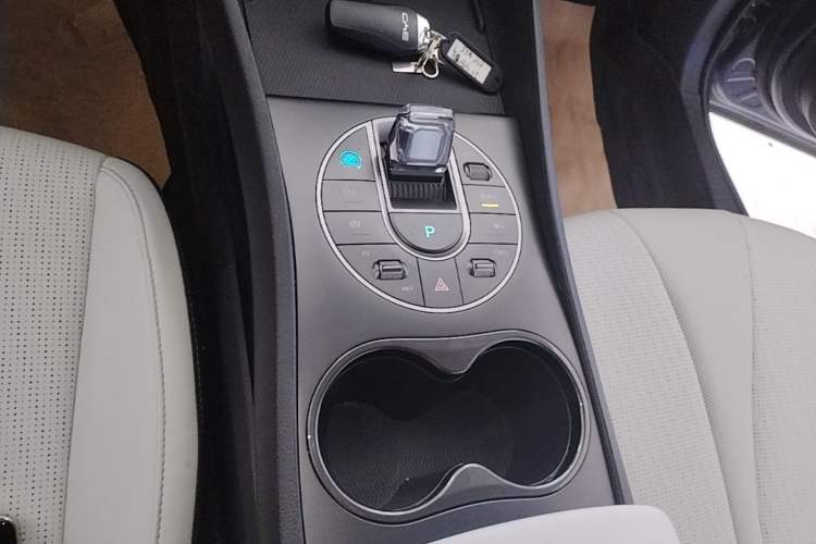 Used BYD Seal 05 DM-i 2025 DM-i Smart Drive 55KM Luxury Model Gear Lever