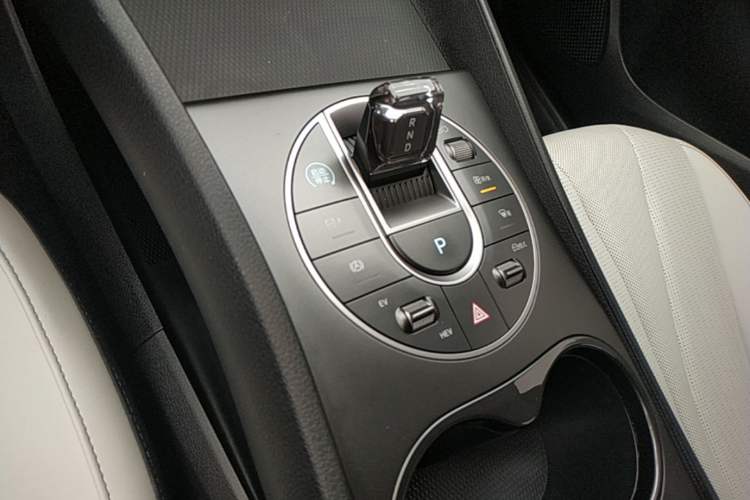 Used BYD Seal 05 DM-i 2025 DM-i Smart Drive 55KM Luxury Model Gear Lever