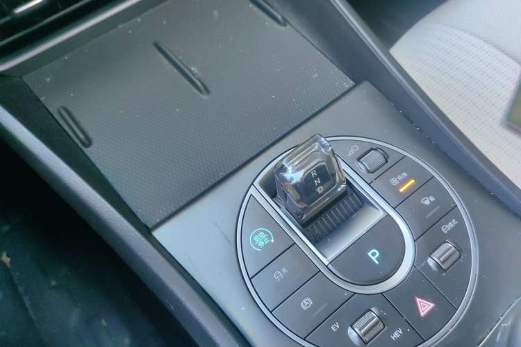 Used BYD Seal 05 DM-i 2025 DM-i Smart Drive 55KM Luxury Model Gear Lever