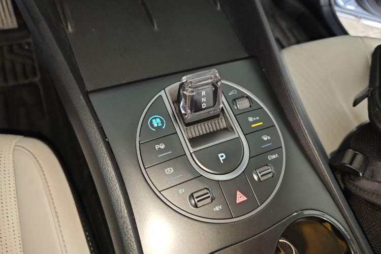 Used BYD Seal 05 DM-i 2025 DM-i Intelligent Drive 120KM Flagship Model Gear Lever