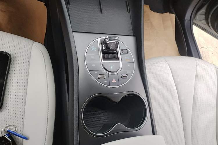 Used BYD Seal 05 DM-i 2025 DM-i Smart Drive 55KM Luxury Model Gear Lever