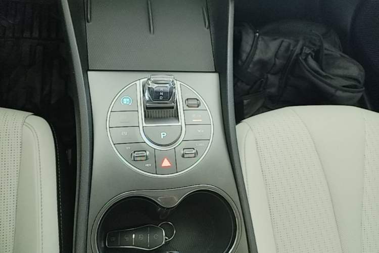 Used BYD Seal 05 DM-i 2025 DM-i Smart Drive 55KM Luxury Model Gear Lever