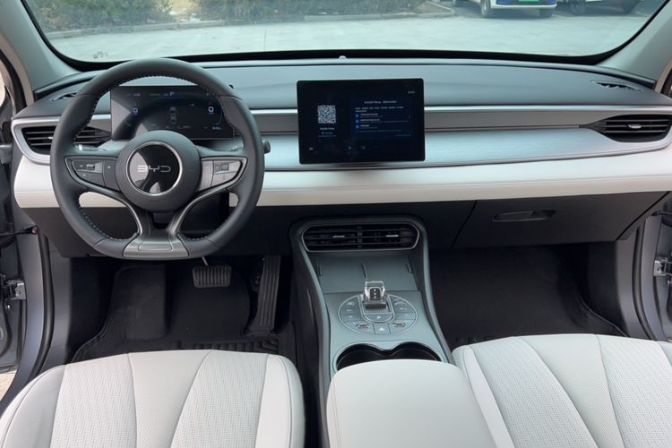 Used BYD Seal 05 DM-i 2025 DM-i Smart Drive 55KM Luxury Model Interior 1