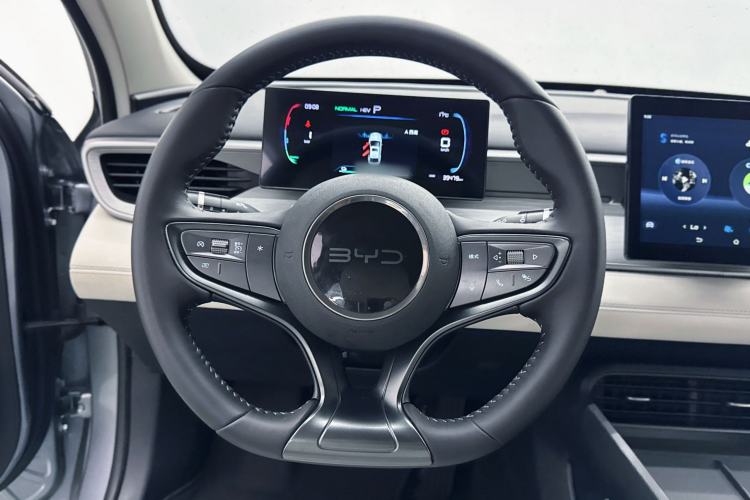 Used BYD Seal 05 DM-i 2025 DM-i Smart Drive 55KM Luxury Model Interior 2