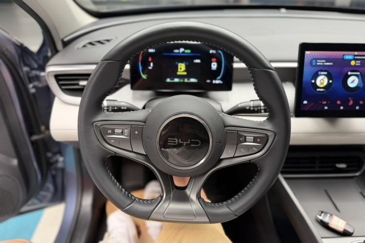 Used BYD Seal 05 DM-i 2025 DM-i Smart Drive 55KM Luxury Model Interior 2