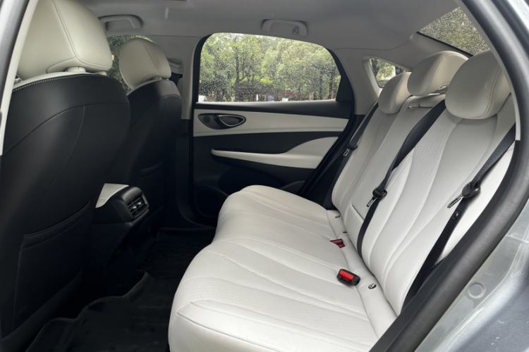 Used BYD Seal 05 DM-i 2025 DM-i Intelligent Drive 120KM Flagship Model Interior 3