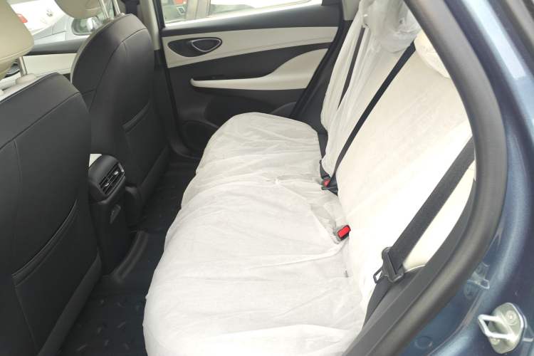 Used BYD Seal 05 DM-i 2025 DM-i Smart Drive 55KM Luxury Model Interior 4