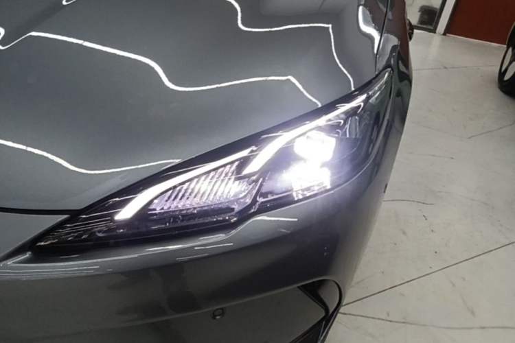 Used BYD Seal 05 DM-i 2025 DM-i Intelligent Drive 120KM Flagship Model Left Front Headlight