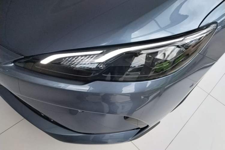 Used BYD Seal 05 DM-i 2025 DM-i Intelligent Drive 120KM Flagship Model Left Front Headlight