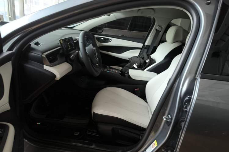 Used BYD Seal 05 DM-i 2025 DM-i Smart Drive 55KM Luxury Model Left Front Seat