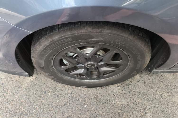 Used BYD Seal 05 DM-i 2025 DM-i Smart Drive 55KM Luxury Model Left Front Wheel Hub