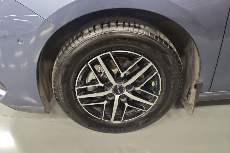 Used BYD Seal 05 DM-i 2025 DM-i Smart Drive 55KM Prestige Model Left Front Wheel Hub