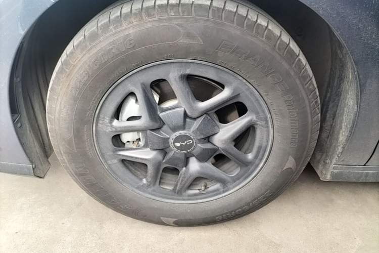 Used BYD Seal 05 DM-i 2025 DM-i Smart Drive 55KM Luxury Model Left Front Wheel Hub