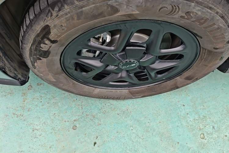 Used BYD Seal 05 DM-i 2025 DM-i Smart Drive 55KM Luxury Model Left Front Wheel Hub