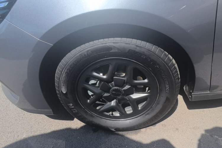 Used BYD Seal 05 DM-i 2025 DM-i Smart Drive 55KM Luxury Model Left Front Wheel Hub