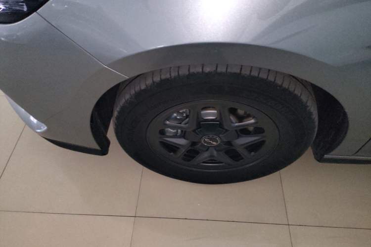 Used BYD Seal 05 DM-i 2025 DM-i Smart Drive 55KM Luxury Model Left Front Wheel Hub