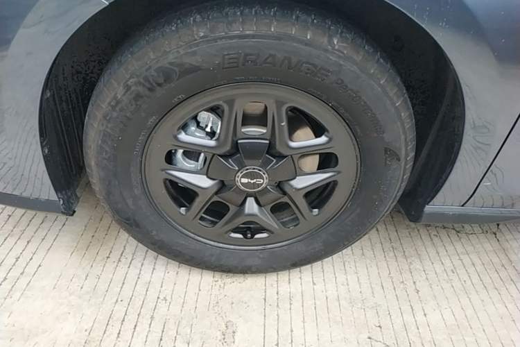 Used BYD Seal 05 DM-i 2025 DM-i Smart Drive 55KM Luxury Model Left Front Wheel Hub