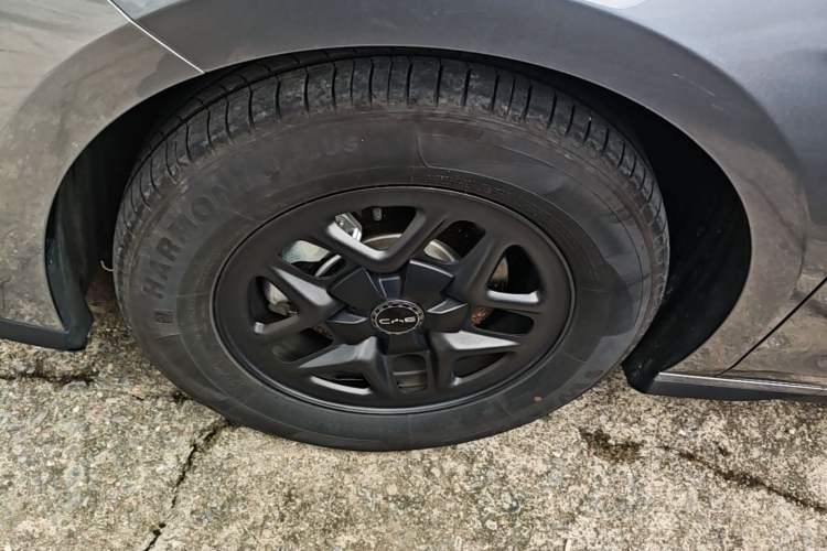 Used BYD Seal 05 DM-i 2025 DM-i Smart Drive 55KM Luxury Model Left Front Wheel Hub