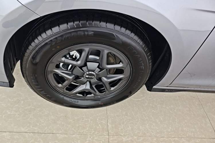 Used BYD Seal 05 DM-i 2025 DM-i Smart Drive 55KM Luxury Model Left Front Wheel Hub