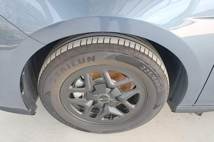 Used BYD Seal 05 DM-i 2025 DM-i Smart Drive 55KM Luxury Model Left Front Wheel Hub