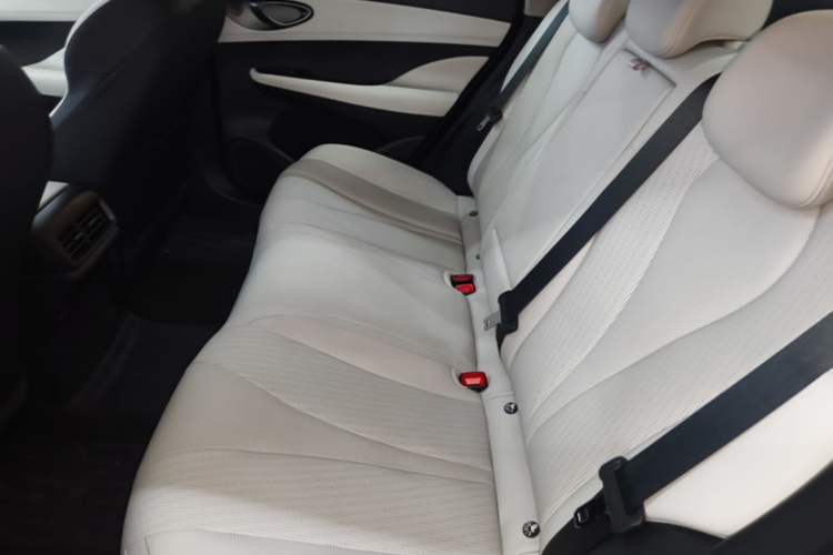 Used BYD Seal 05 DM-i 2025 DM-i Intelligent Drive 120KM Flagship Model Left Rear Seat