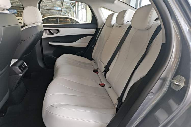 Used BYD Seal 05 DM-i 2025 DM-i Intelligent Drive 120KM Flagship Model Left Rear Seat