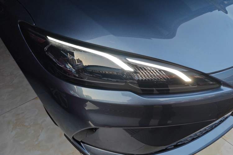 Used BYD Seal 05 DM-i 2025 DM-i Smart Drive 55KM Luxury Model Right Front Headlight