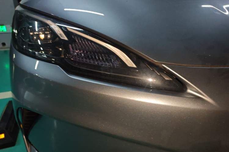 Used BYD Seal 05 DM-i 2025 DM-i Smart Drive 55KM Luxury Model Right Front Headlight
