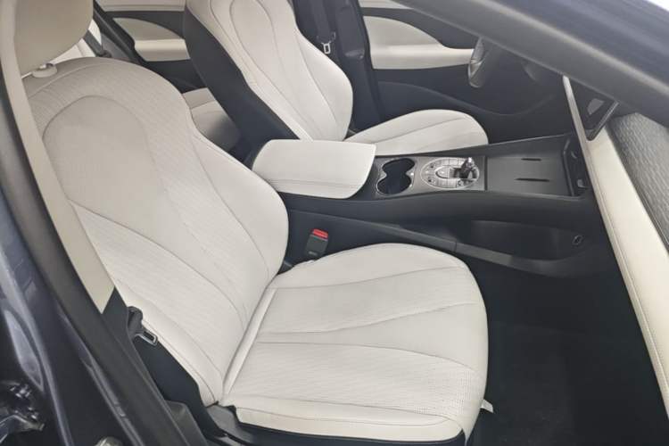 Used BYD Seal 05 DM-i 2025 DM-i Intelligent Drive 120KM Flagship Model Right Front Seat