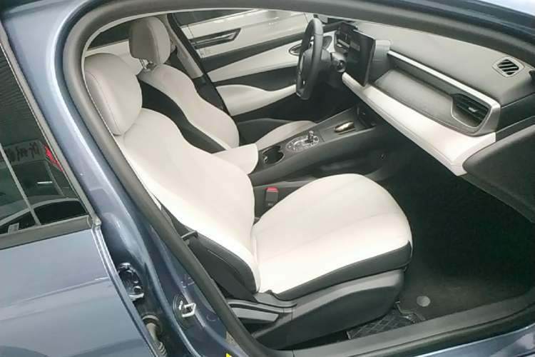 Used BYD Seal 05 DM-i 2025 DM-i Smart Drive 55KM Luxury Model Right Front Seat