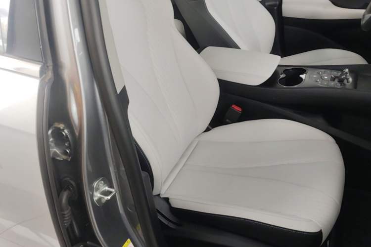 Used BYD Seal 05 DM-i 2025 DM-i Intelligent Drive 120KM Flagship Model Right Front Seat