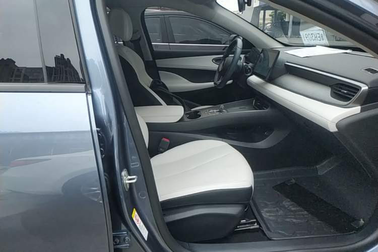 Used BYD Seal 05 DM-i 2025 DM-i Smart Drive 55KM Luxury Model Right Front Seat