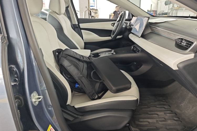 Used BYD Seal 05 DM-i 2025 DM-i Intelligent Drive 120KM Flagship Model Right Front Seat